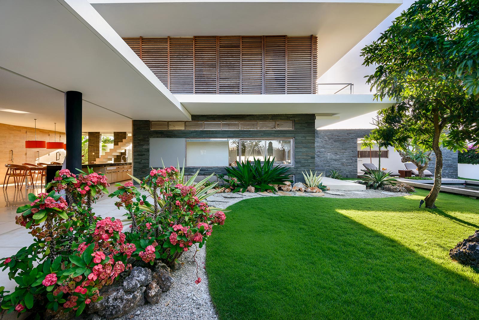 Aurora Villa — photo 02
